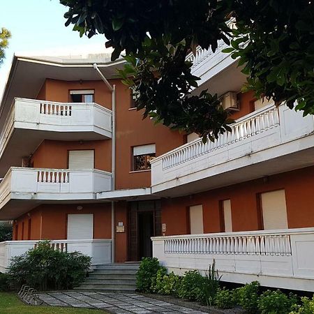 Appartamento Magnolia Lignano Sabbiadoro Exterior photo
