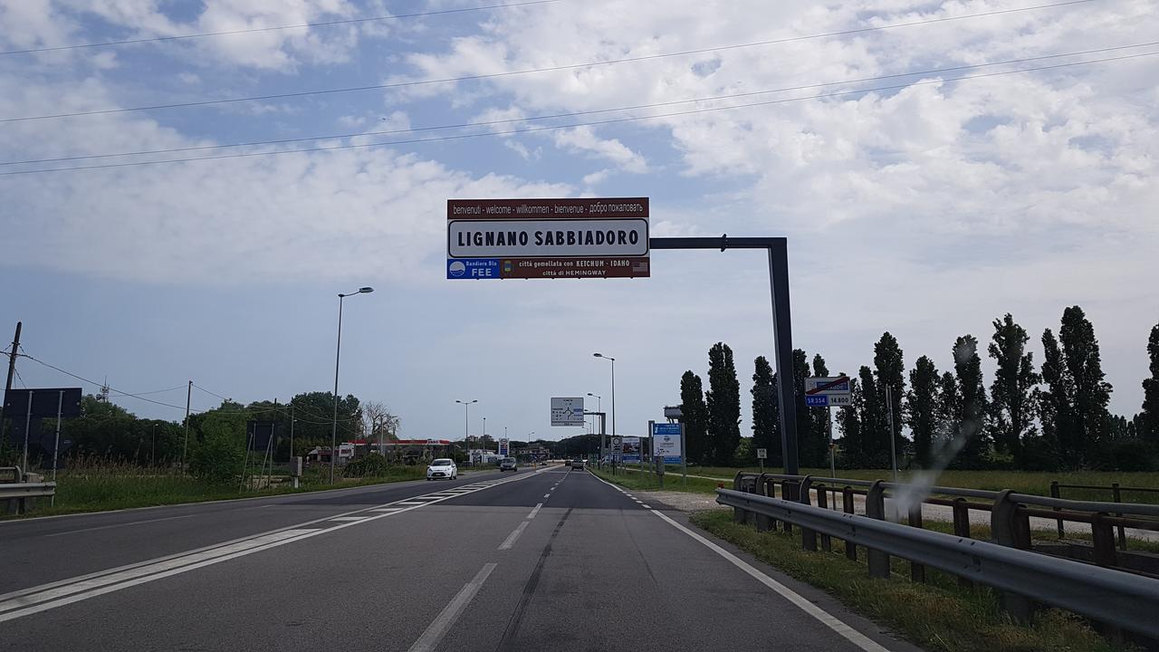 Appartamento Magnolia Lignano Sabbiadoro Exterior photo